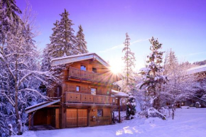 Chalet Côté Cœur, La Tania, with Outdoor Hot Tub and 7 Ensuite Rooms